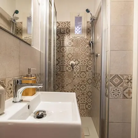 Avenida 12 בית הארחה 3*